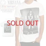 ★完売 NIRVANA ニルバーナ ニルヴァーナ公式  LIVE NATIONライセンス  1993年11月15日 ジェシー・フローマン撮影 カートコバーン レオパードジャケット プリントTシャツ grunge is NOT dead！な１着 フェス イベント ファッションコーデに欠かせないバンドTシャツ