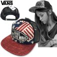 画像1: ★完売 VANS 新品正規品 アメリカ企画  バンズ ヴァンズ アメリカ国旗 スター&ストライプ柄 OFF THE WALLパッチ付き スナップバック メッシュキャップ VANS BEACH GIRL PATCH SNAPBACK MSEH TRUCKER CAP 推奨頭周囲56-60cm 本物正規品 お振込み決済にて8%還元！ (1)