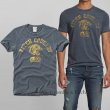 画像1: ★アバクロ セール 100%本物保証 Abercrombie & Fitch FITCH COUGARS タイガー92プリント　旧ロゴを採用 メンズ半袖Tシャツ　ビンテージ加工ネイビー　（アバクロカラー番号 023） USA直営店買い付け正規品 品番123-238-1353-023 (1)