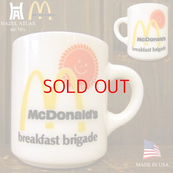 画像1: ★完売 ヘーゼルアトラス 1960-70年代 マクドナルド breakfast brigade プリント ミルクガラス マグカップ MADE IN USA HAZEL ATLAS 1960-70'S MCDONALD'S MUG キッチンやダイニング、お部屋のインテリアにも大変「絵」になるヘーゼルアトラス！ (1)