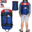 画像1: ★完売 30%オフセール MADE IN USA アメリカ製 BEST AMERICAN DUFFLE（ベストアメリカンダッフル） BAD BAGS（バッドバックス）代理店完全別注モデルのデイパック 【2way flap top】 2通りで使用可能 【ブルー×レッド】アメリカのアウトドア専門誌「Outside」から 「The best all-around duffel bag available」と絶賛されているダッフルバックブランド (1)