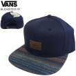 画像1: ★完売 セール VANS バンズ 型押しレザーパッチロゴ付き ブランケット柄 スナップバック ベースボールキャップ 【ネイビー】 BLANKETED SNAPBACK CAP 推奨頭周囲56-60cm 本物正規品 お振込み決済にて8%還元！ (1)