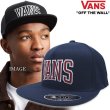 画像1: ★セール US企画 新品 バンズ VANS アメカジ カレッジ調 レタードロゴ フレックスフィット キャップ ネイビー VANS SVD UNIVERSITY SNAPBACK 推奨頭周囲55-60cm 東京オリンピックに向けて (1)